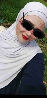 Yuni Sri Wahyuni profile picture