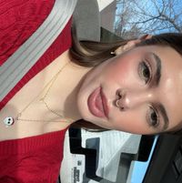 Chloe Costello profile picture