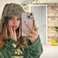 lucy cox profile picture