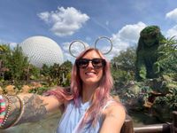 Lindsay Travels profile picture