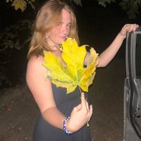 val 🌸 profile picture