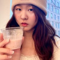 Yiyi profile picture