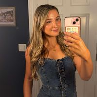 Carly Roche profile picture