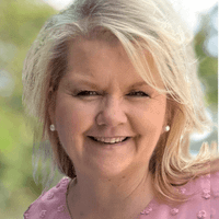 Mikki At MomsBestNest profile picture