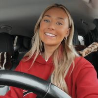 lucy nicholson profile picture