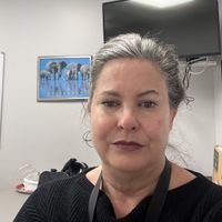 Elizabeth White profile picture