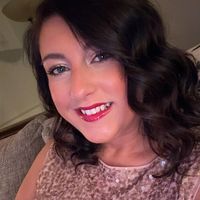 Leslie Ryan profile picture