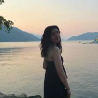 Lizzie N profile picture