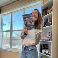 Erica  @BoredwithBooks profile picture