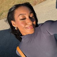 Tia Ellison profile picture