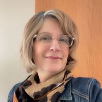 Elizabeth White profile picture