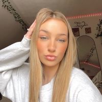 Emma Feathers profile picture