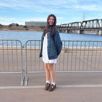 chloe burket profile picture