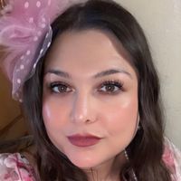 Roxana Flores profile picture