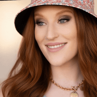 Taylor Siefert 👩🏻‍🦰 profile picture