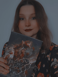 Liana Reads profile picture