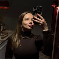 Alex Lavrentieva profile picture