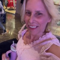 Roseanne Casler profile picture
