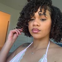 Shennel chin profile picture
