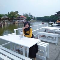 nina deviana profile picture
