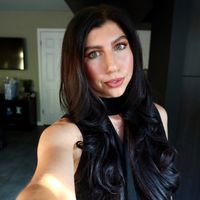 Madalina Ives profile picture