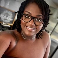 Nina Laurin profile picture