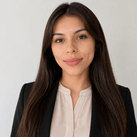 Mayra Hinostroza profile picture