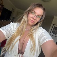 KYARA COSTELLOE 🎧🧺 🤍 profile picture