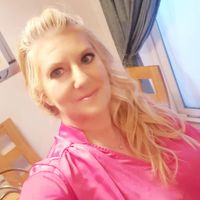 Carrie Jones profile picture