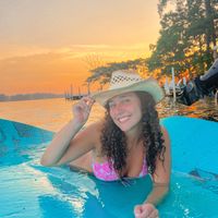 izzy Clark profile picture