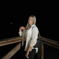 Una profile picture