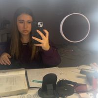 Julie profile picture