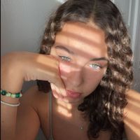 Yasmine profile picture