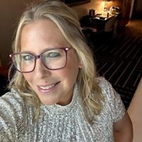 Sara Moore profile picture