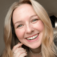 Emily McKinney profile picture