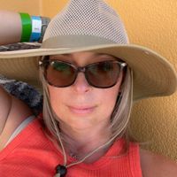 Victoria Elliott profile picture
