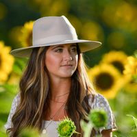 Emily profile picture