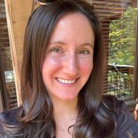 Courtney Woolf profile picture