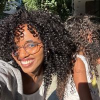 Elly profile picture