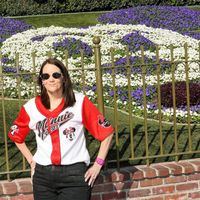 Lisa Theo profile picture