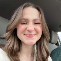 Emily Engelbart profile picture