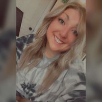 chelsea lou 🤍 profile picture