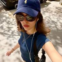 Dominique profile picture