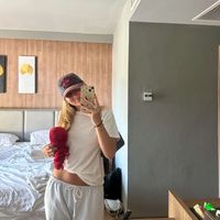 Holly Hart profile picture