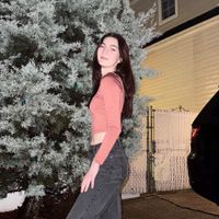 Angela Ellis profile picture