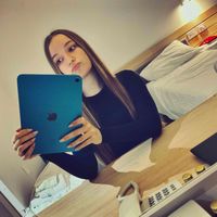 Laura West profile picture