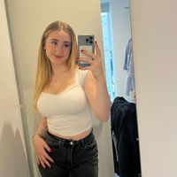 Abi Devesa-Mitchell profile picture