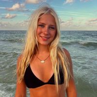Kira clapp profile picture