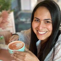 Suzie Flores profile picture