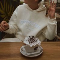 𝑆𝑖𝑚𝑝𝑙𝑦 𝐺𝑙𝑜𝑤 𝑏𝑦 𝑇𝑒𝑜𝑑𝑜𝑟𝑎 ✨ profile picture